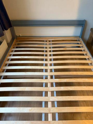 IKEA Bedframe 140x200 cm - Ophalen voor 1 Januari - afbeelding 3