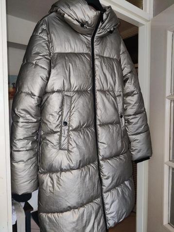 Geisha jas metallic puffer M beschikbaar voor biedingen