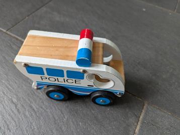 Houten auto's  beschikbaar voor biedingen
