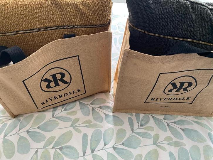 Riverdale Kussens, Geurstokjes & Waxinehouders - Nieuw, Huis en Inrichting, Woonaccessoires | Kussens, Nieuw, Overige kleuren