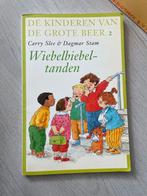 De Kinderen van de Grote Beer 2 - Wiebelbiebeltanden, Ophalen of Verzenden, Zo goed als nieuw, Fictie algemeen