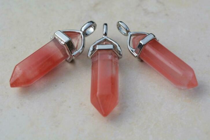 Aardbeienkwarts punt hanger, Sieraden, Tassen en Uiterlijk, Edelstenen, Nieuw, Ophalen of Verzenden