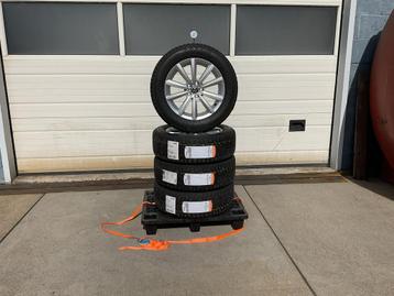 Volkswagen T Roc. T Cross.  Nieuw  Winterset  205 - 60 - 16. beschikbaar voor biedingen