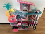 LOL mega poppenhuis, Kinderen en Baby's, Speelgoed | Poppenhuizen, Ophalen, Zo goed als nieuw, Poppenhuis