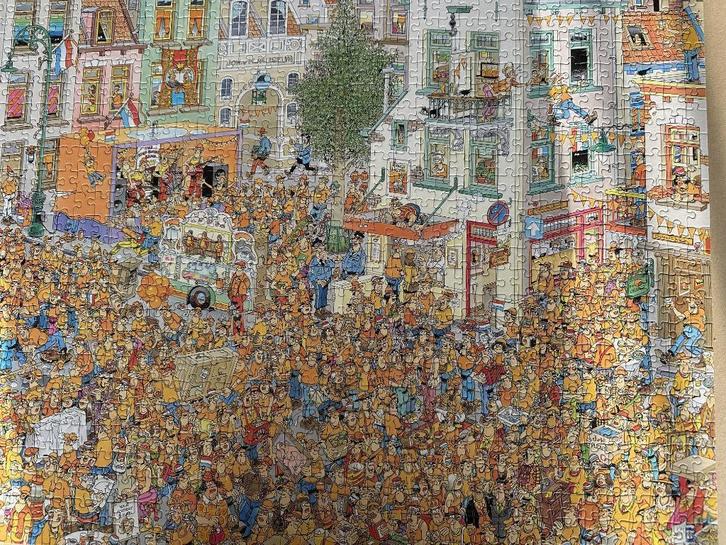 Jan van Haasteren 17312 De Inhuldiging (blauw), Hobby en Vrije tijd, Denksport en Puzzels, Zo goed als nieuw, Legpuzzel, 500 t/m 1500 stukjes