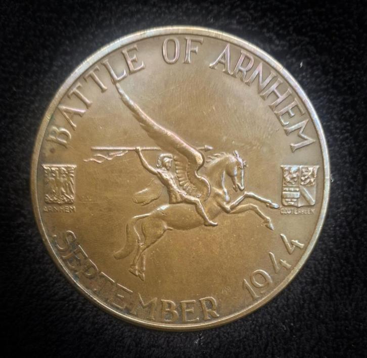 Grote bronzen Penning BATTLE of ARNHEM september 1944, Verzamelen, Militaria | Tweede Wereldoorlog, Luchtmacht, Lintje, Medaille of Wings