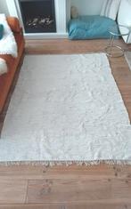Mooi wit kleed / tapijt / voddenkleed / vloerkeed, Ophalen, Wit, Zo goed als nieuw, 150 tot 200 cm
