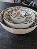 Servies schaaltjes zwart wit Inari, Huis en Inrichting, Keuken | Servies, Ophalen of Verzenden, Overige stijlen, Glas, Schaal of Schalen
