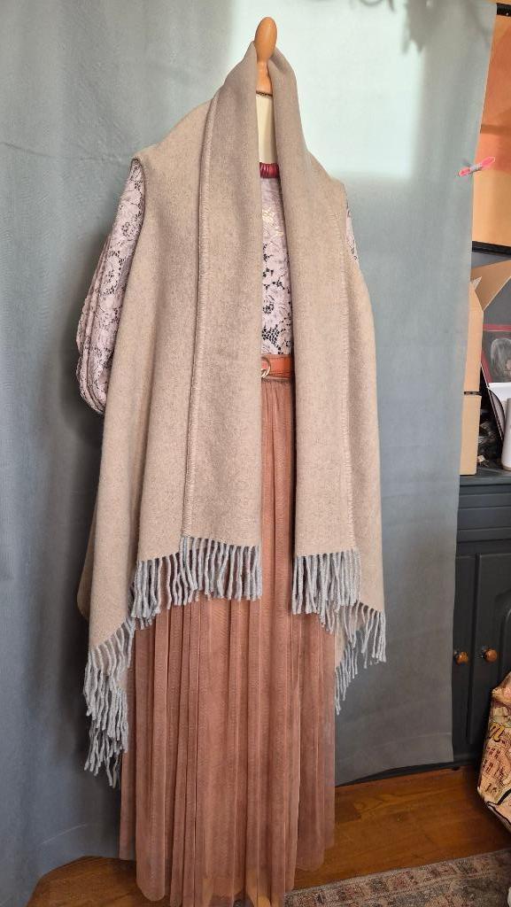 Prachtige Wollen Cape / Poncho MARCCAIN | 100% Wol, Kleding | Dames, Jassen | Winter, Zo goed als nieuw, Maat 38/40 (M), Beige