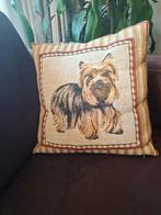 Sierkussen Yorkshire terrier 35x35 cm, Ophalen of Verzenden, Zo goed als nieuw, Geel, Vierkant