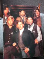 kaart Charlie Sheen Kiefer Sutherland Emilio Estevez Lou Dia, Ophalen of Verzenden, 1980 tot heden, Ongelopen, Sterren en Beroemdheden