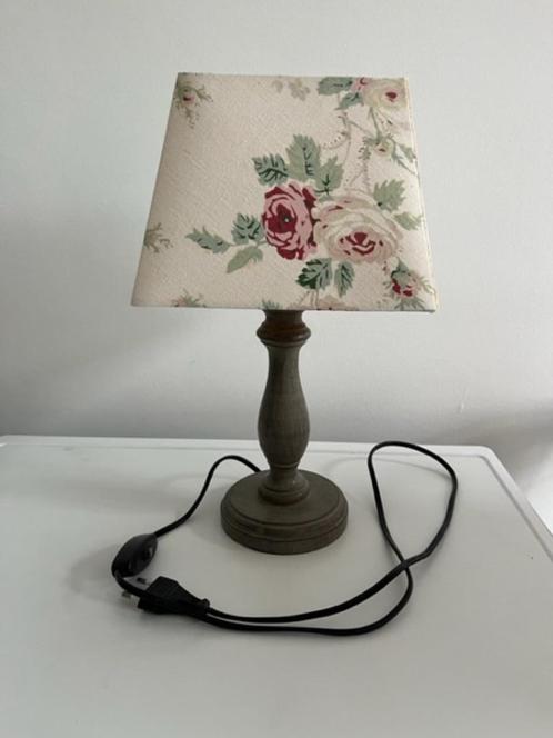 Tafellamp bloemen kap, Huis en Inrichting, Lampen | Tafellampen, Gebruikt, Minder dan 50 cm, Ophalen