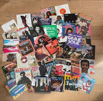 Circa 110 vinyl singles, voornamelijk Disco, Soul, Funk, Pop