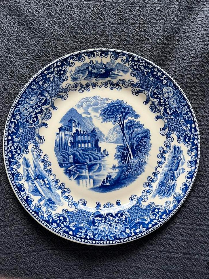 Vintage bord Royal Sphinx Maastricht - Petrus Regout ø23,5CM, Huis en Inrichting, Keuken | Servies, Gebruikt, Bord(en), Overige stijlen