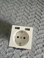Stopcontact met USB poorten - Nieuwstaat, Verzenden, Zo goed als nieuw