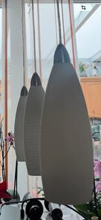 Moderne hanglamp met drie glazen kappen, Huis en Inrichting, Ophalen, Zo goed als nieuw, Glas, Minder dan 50 cm