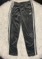 Adidas jogging, Kinderen en Baby's, Kinderkleding | Maat 152, Ophalen of Verzenden, Zo goed als nieuw, Meisje, Broek