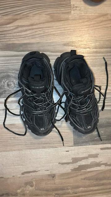 Mooie Zwarte Balenciaga-style (Track Sneakers – Maat 38) beschikbaar voor biedingen