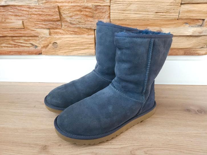 Ugg Classic Short II Navy maat 39 laarsjes boots Uggs Ugg's, Kleding | Dames, Schoenen, Nieuw, Lage of Enkellaarzen, Blauw, Ophalen of Verzenden