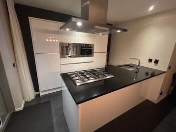 Prachtige Blum keuken van top kwaliteit en incl.apparatuur!! beschikbaar voor biedingen