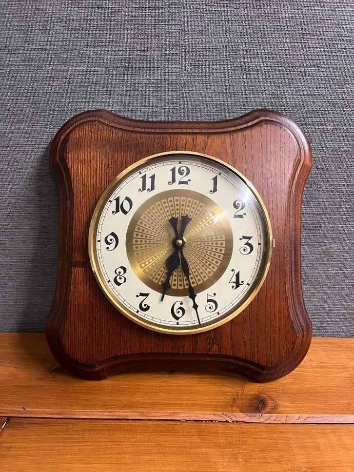 Vintage , antieke wandklok , houten klok . Goed lopend !, Antiek en Kunst, Antiek | Klokken, Ophalen of Verzenden