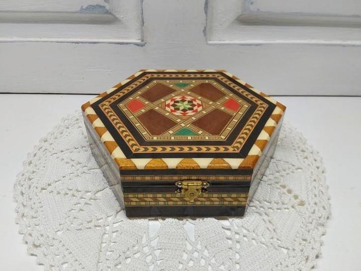 Lakdoos, ingelegd hout , Victor Molero Spanje, Antiek en Kunst, Curiosa en Brocante, Ophalen of Verzenden