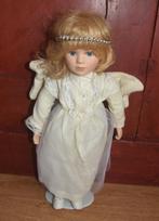 Nieuwe porseleinen Pop Engel op standaard, Verzamelen, Ophalen of Verzenden, Nieuw, Pop