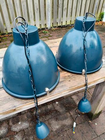2 Industriële Lampen - 42cm Diameter beschikbaar voor biedingen