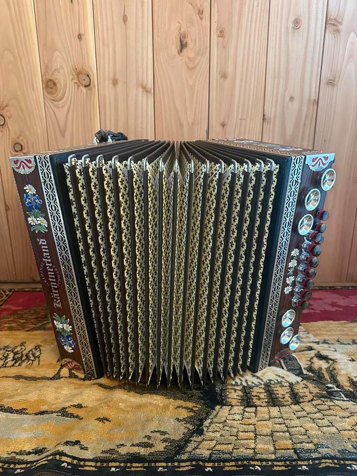 Kärtnerland model 318 Steirische Harmonika, Muziek en Instrumenten, Accordeons, Zo goed als nieuw, Knopaccordeon, Overige formaten