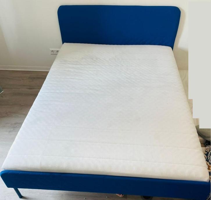 IKEA Bed with Mattress (Knisa bright blue, 140x200 cm), Huis en Inrichting, Slaapkamer | Bedden, Zo goed als nieuw, Tweepersoons