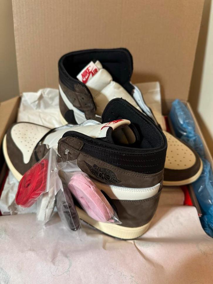 Air Jordan 1 x Travis Scott - US14 DS, Kleding | Heren, Schoenen, Nieuw, Sneakers of Gympen, Bruin, Ophalen of Verzenden
