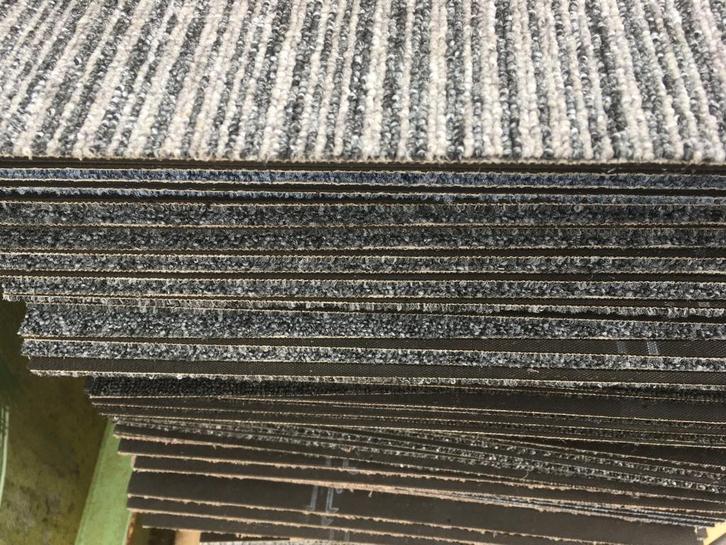 Tapijt tegels te koop 120x, Tuin en Terras, Terrasdelen en Vlonders, Nieuw, Hout, Ophalen
