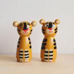 2 pegdolls bij ssst de tijger slaapt., Boeken, Ophalen of Verzenden