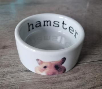 Hamster voerbakje beschikbaar voor biedingen
