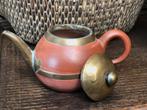 Klein Chinees messing terracotta trekpotje theepotje, Antiek en Kunst, Ophalen of Verzenden