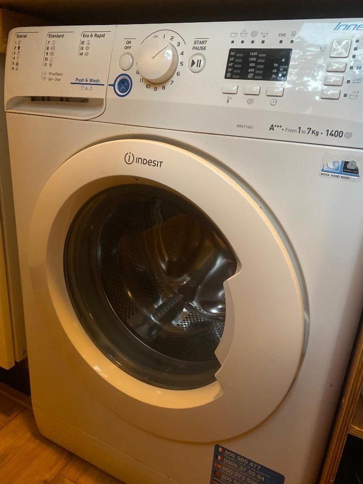 Wasmachine Indesit XWA71483, Witgoed en Apparatuur, Wasmachines, Gebruikt, 6 tot 8 kg, 85 tot 90 cm, 1200 tot 1600 toeren, Energieklasse A of zuiniger