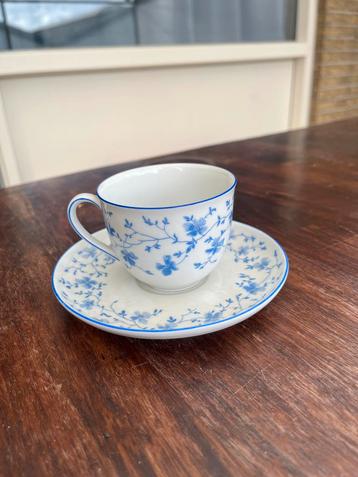 Arzberg Kop en Schotel met Blauwe Bloemen beschikbaar voor biedingen