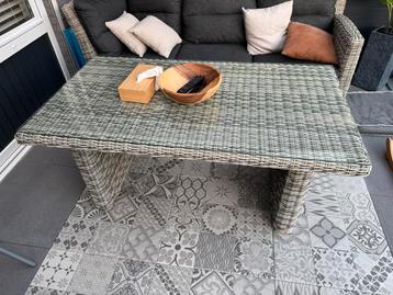 Tuin tafel 145x75 beschikbaar voor biedingen