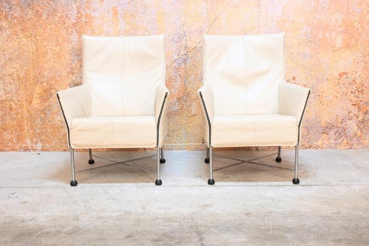 ZGAN! 2 cremekleurige leren Montis Charly design fauteuils, Huis en Inrichting, Fauteuils, Zo goed als nieuw, Leer, Metaal, 50 tot 75 cm