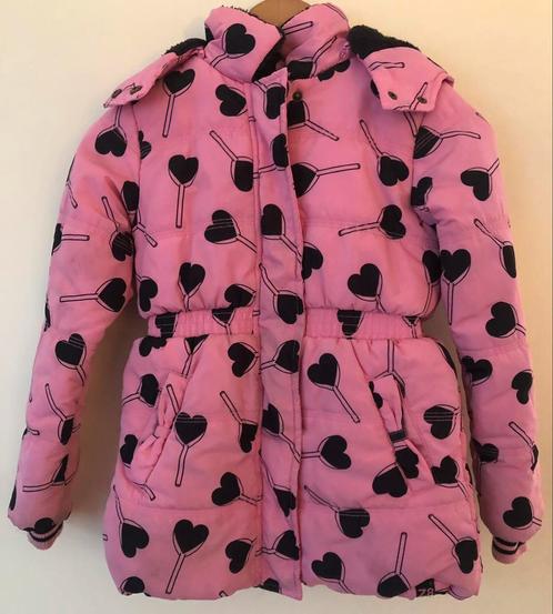 Z8 roze winterjas met all-over hartjes lollypop print128/134, Kinderen en Baby's, Kinderkleding | Maat 128, Gebruikt, Meisje, Jas