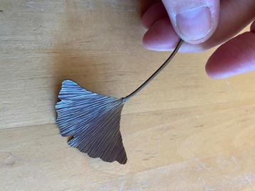 Vintage Broche koperen ginko blad zgan! beschikbaar voor biedingen