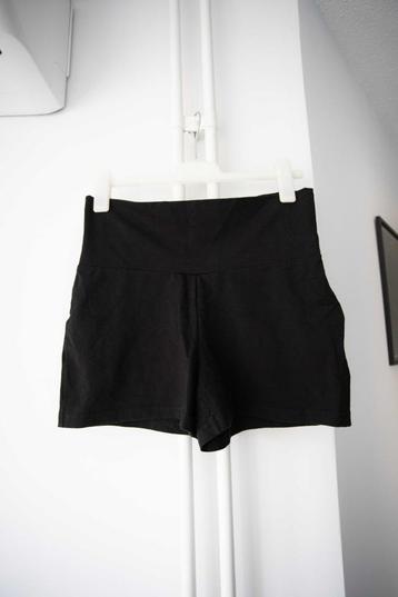 Korte zwarte broek / bikershort Beach Time maat 36 beschikbaar voor biedingen