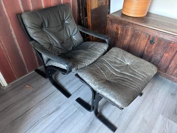 RELLING Vintage Leren Fauteuil met Voetenbank beschikbaar voor biedingen