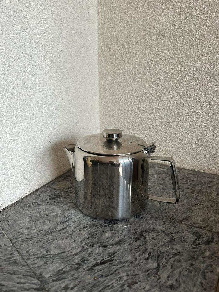 Vintage RVS theepot / serveerkan - chroom - design, Huis en Inrichting, Keuken | Potten en Pannen, Zo goed als nieuw, Rvs, Ophalen of Verzenden