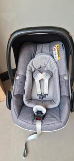 Maxicosi pebble plus zeer goede staat grijs met verkleiner, Kinderen en Baby's, Autostoeltjes, Ophalen, Zo goed als nieuw, 0 t/m 13 kg