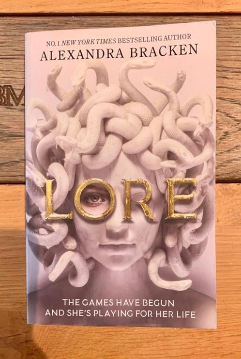 Lore / A. Bracken, Boeken, Overige Boeken, Gelezen, Ophalen of Verzenden