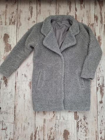Lichtgrijze teddy jas mt S/ 36 beschikbaar voor biedingen