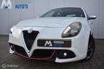 Alfa Romeo Giulietta 1.4 T Distinctive Pano Leder Xenon 18", Voorwielaandrijving, Gebruikt, 4 cilinders, Wit
