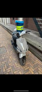 Zip 80cc 2v, Fietsen en Brommers, Scooters | Piaggio, Verzenden, Zo goed als nieuw, Benzine, Zip