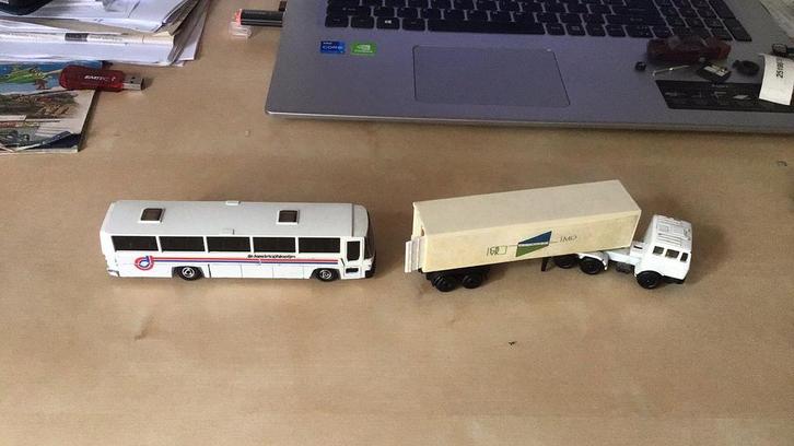 EFSI HOLLAND TRUCK +BUS JONCKHEERE DE JONG INTRATOURS+ TRUCK, Hobby en Vrije tijd, Modelauto's | Overige schalen, Gebruikt, Bus of Vrachtwagen